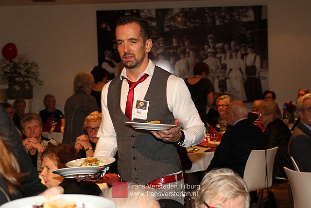 20151220 eetmetjehart kerstdiner2015 frans versteden fotografie tilburginbeeld FRVE9737.jpg